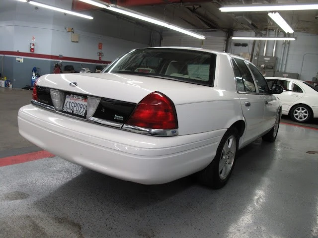 2011 Ford Crown Victoria - Image 14 of 21