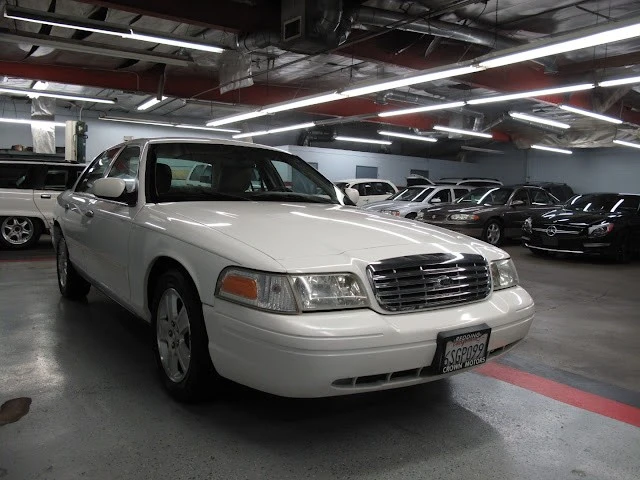 2011 Ford Crown Victoria - Image 10 of 21