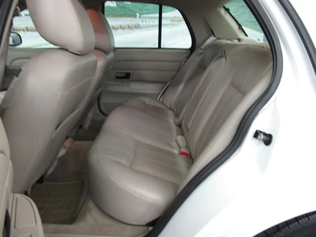 2011 Ford Crown Victoria - Image 13 of 21