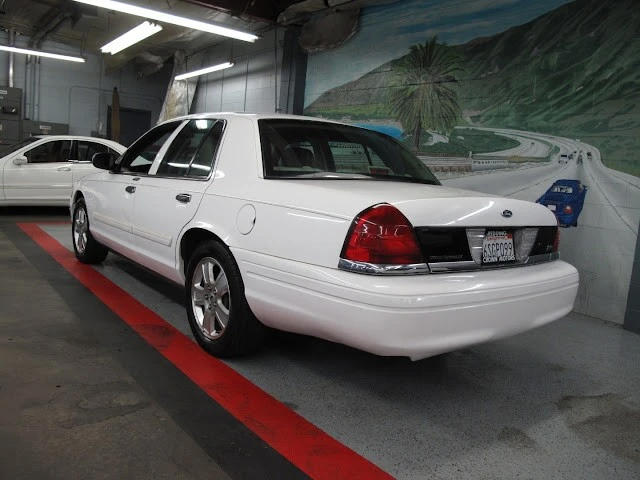 2011 Ford Crown Victoria - Image 18 of 21