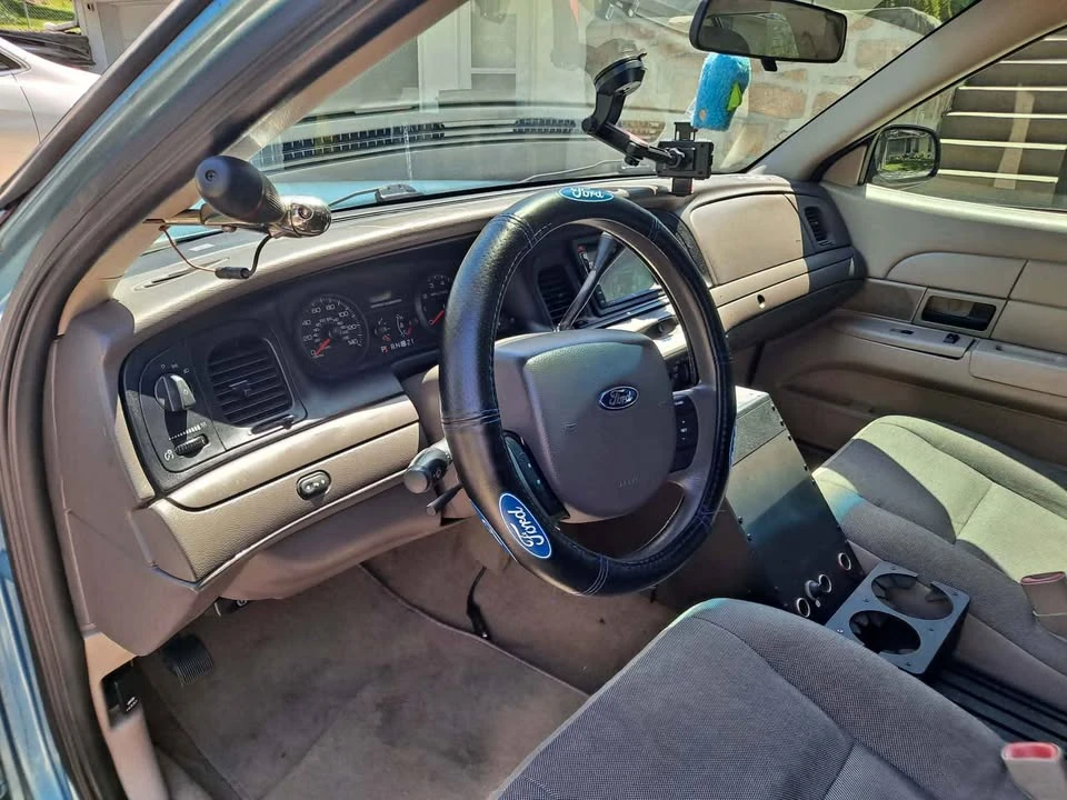 2011 Ford Crown Victoria - Image 3 of 6