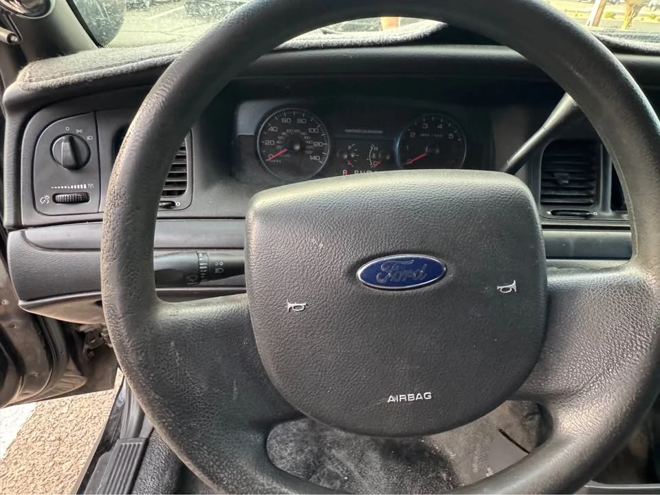 2011 Ford Crown Victoria - Image 10 of 17