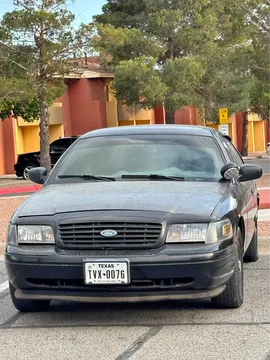 2011 Ford Crown Victoria LX Sedan 4D