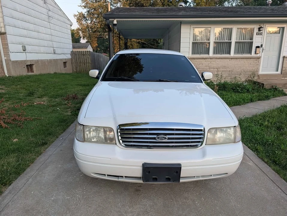 2011 Ford Crown Victoria - Image 9 of 20