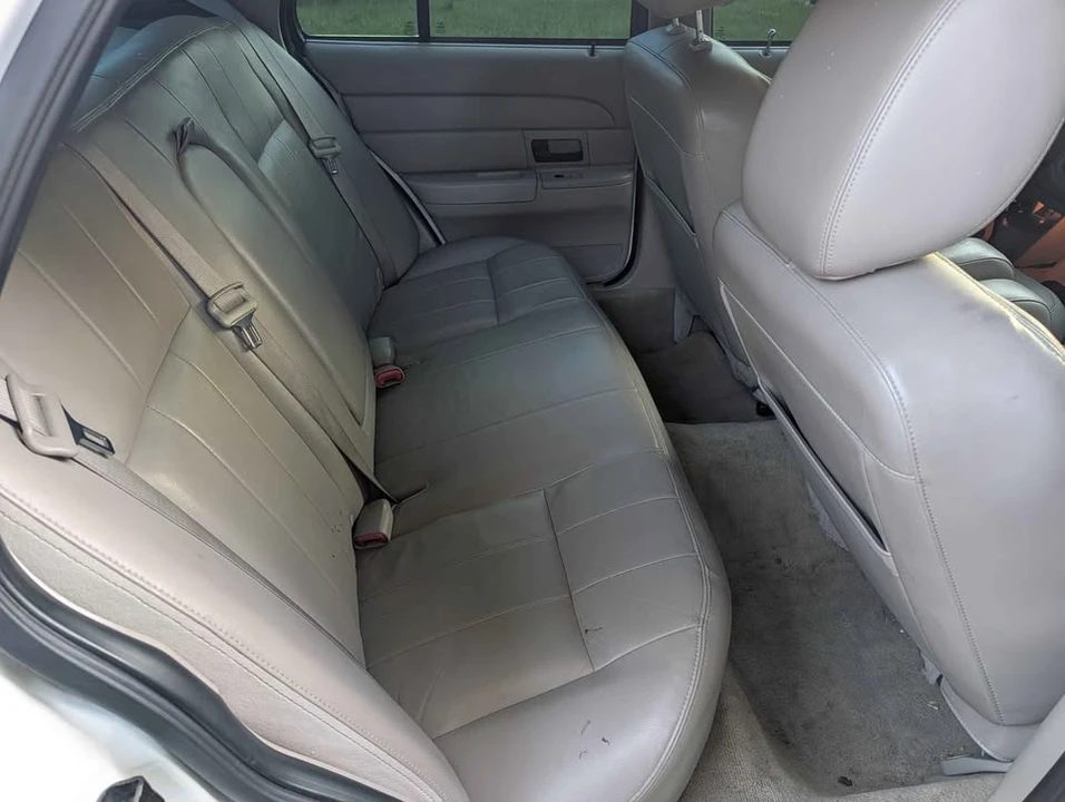 2011 Ford Crown Victoria - Image 17 of 20