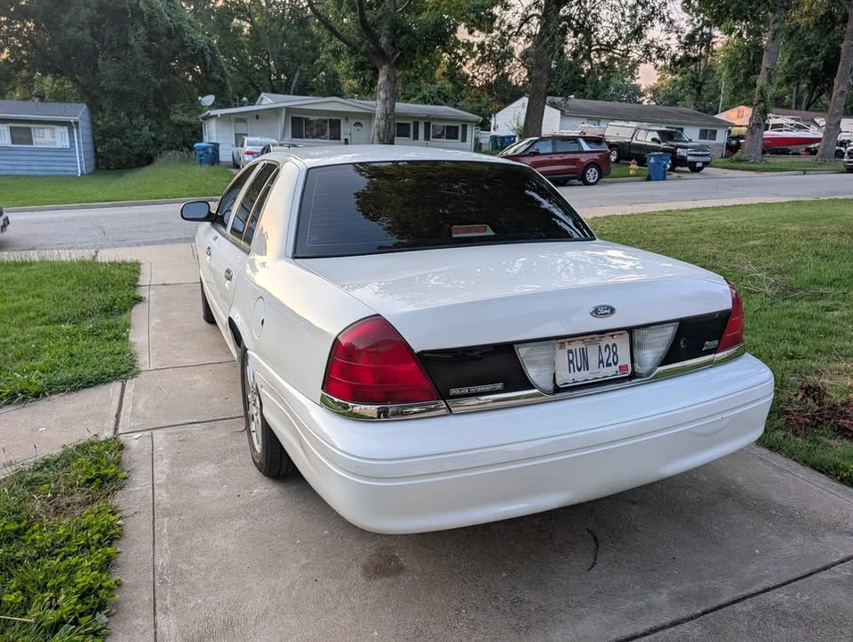 2011 Ford Crown Victoria - Image 4 of 20