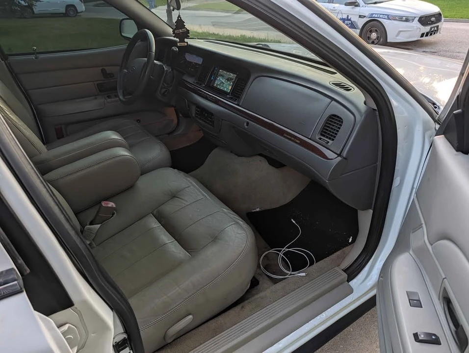 2011 Ford Crown Victoria - Image 18 of 20