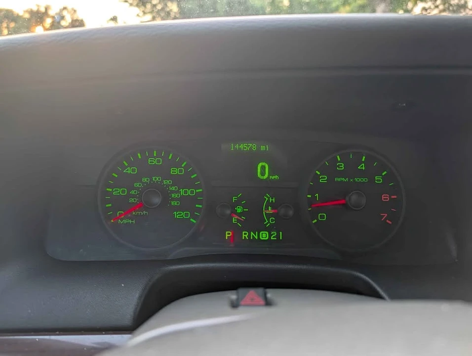 2011 Ford Crown Victoria - Image 15 of 20