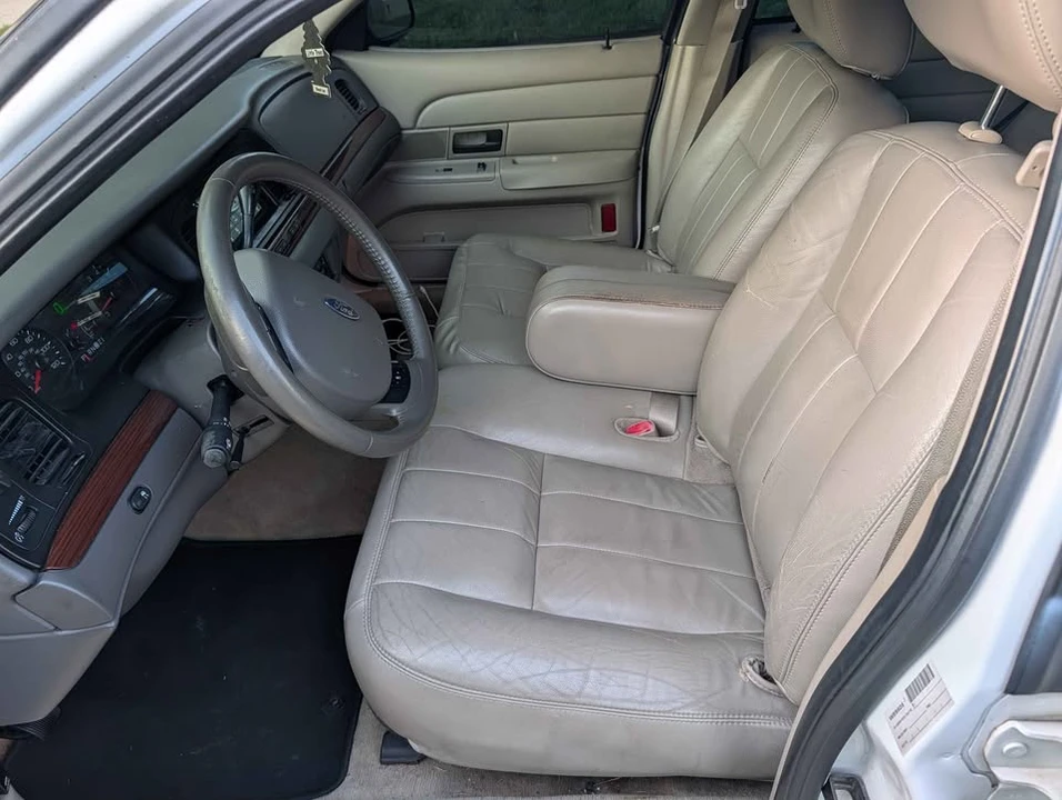 2011 Ford Crown Victoria - Image 11 of 20