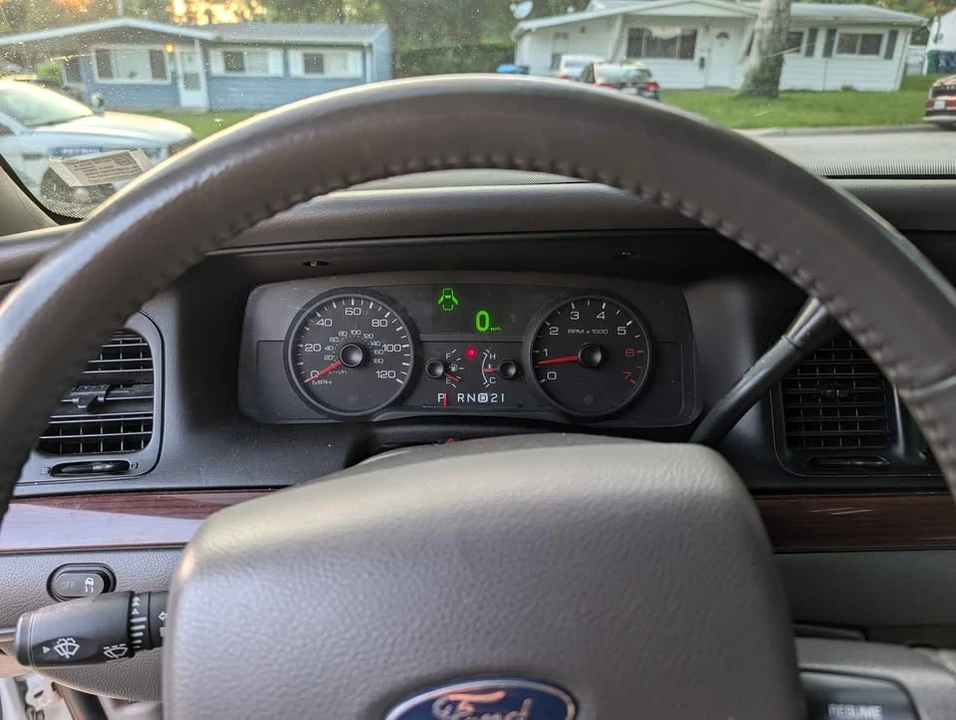 2011 Ford Crown Victoria - Image 12 of 20