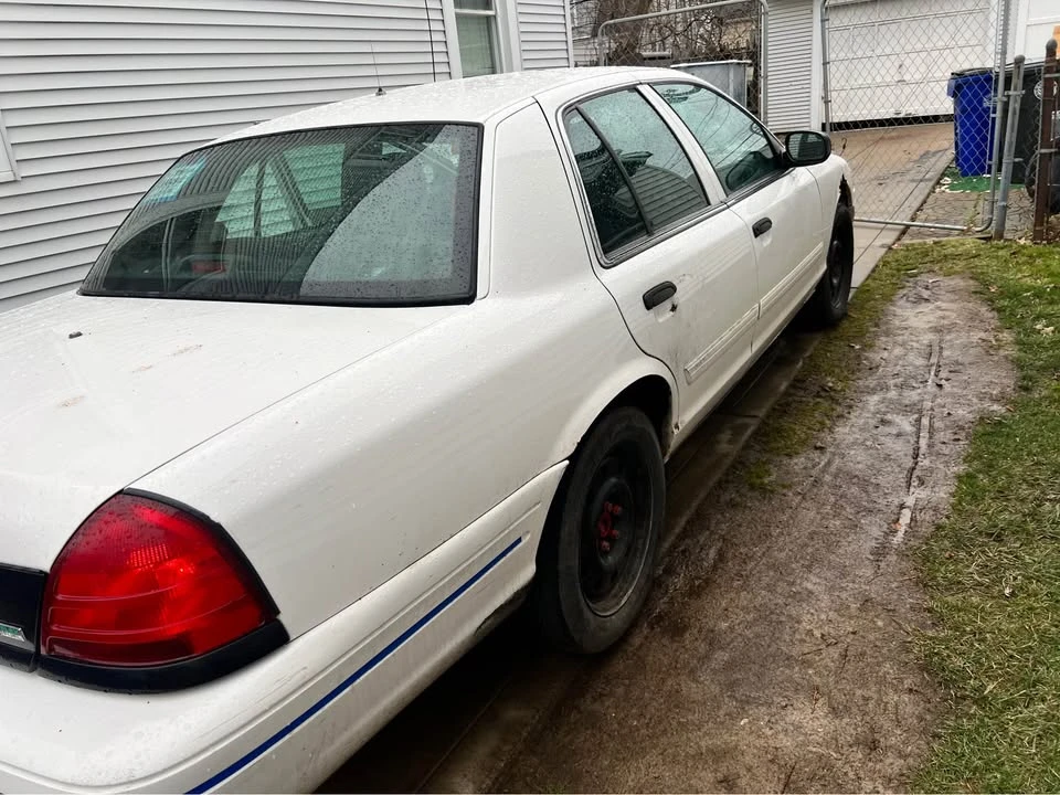 2011 Ford Crown Victoria - Image 8 of 14