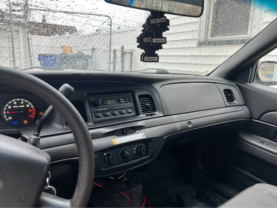 2011 Ford Crown Victoria - Image 13 of 14