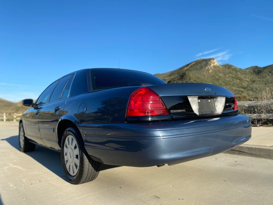 2011 Ford Crown Victoria - Image 18 of 21