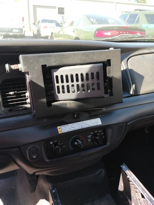 2011 Ford Crown Victoria - Image 7 of 9