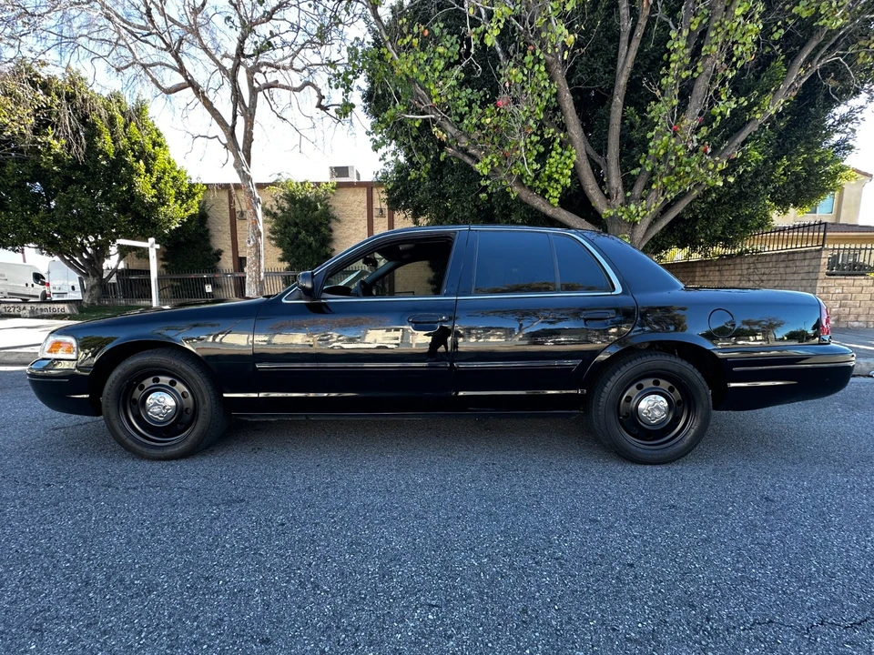 2011 Ford Crown Victoria - Image 4 of 18