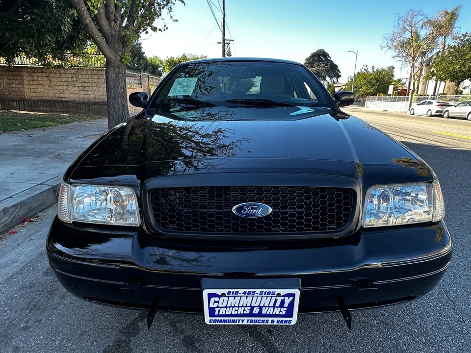 2011 Ford Crown Victoria - Image 2 of 18