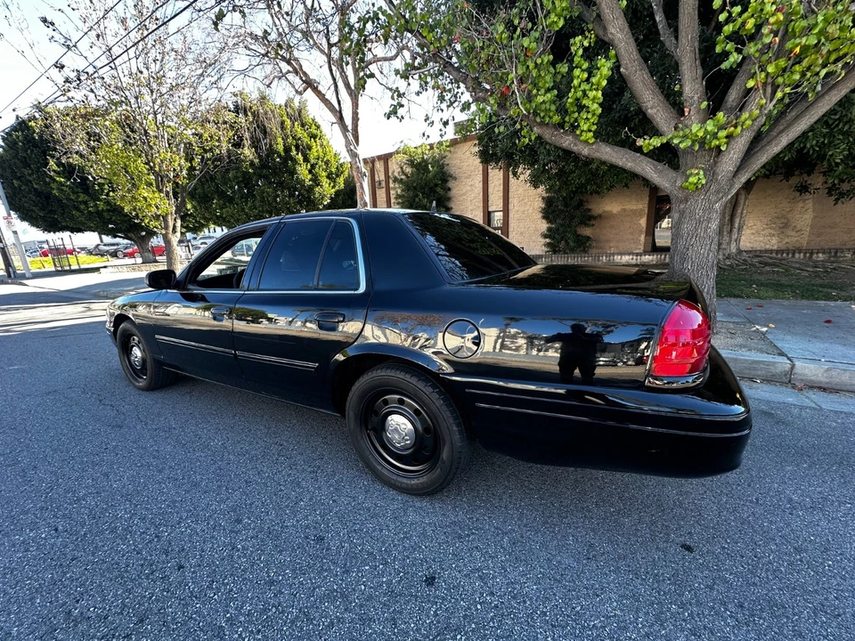 2011 Ford Crown Victoria - Image 5 of 18
