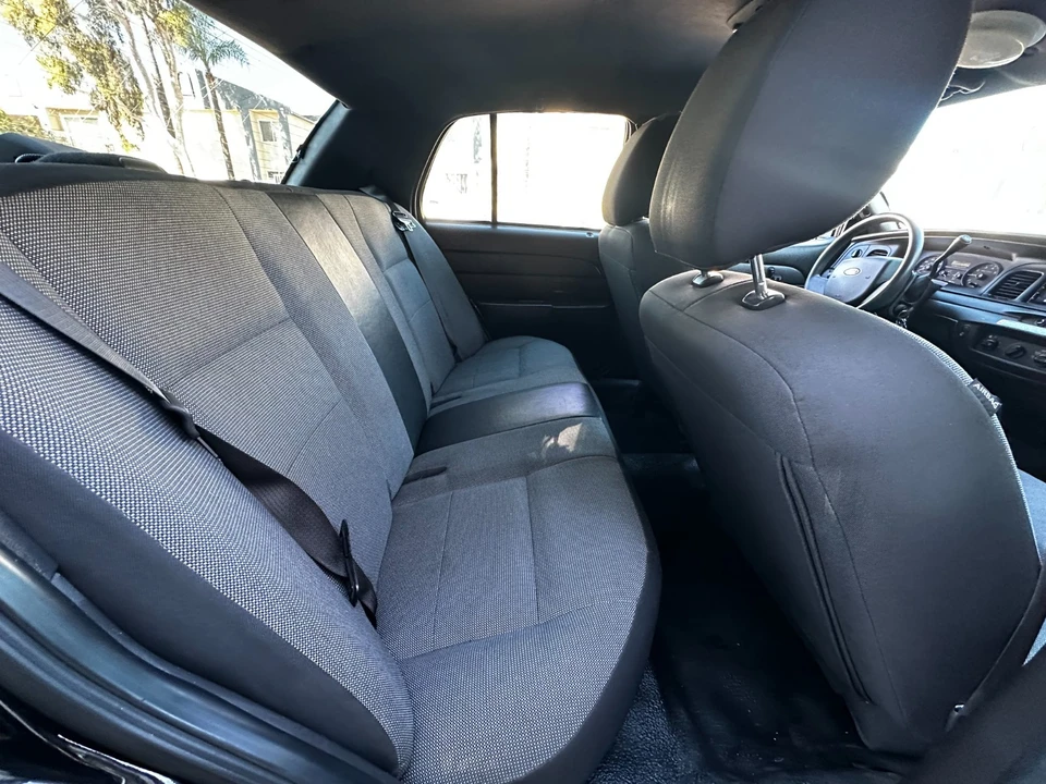 2011 Ford Crown Victoria - Image 14 of 18