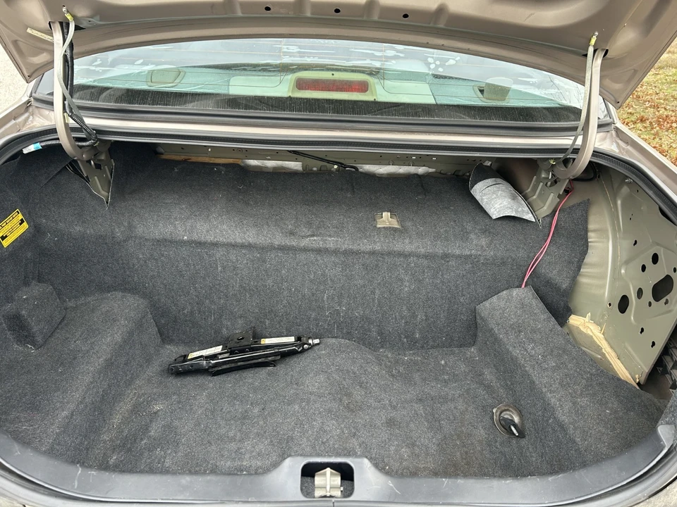 2011 Ford Crown Victoria - Image 15 of 21