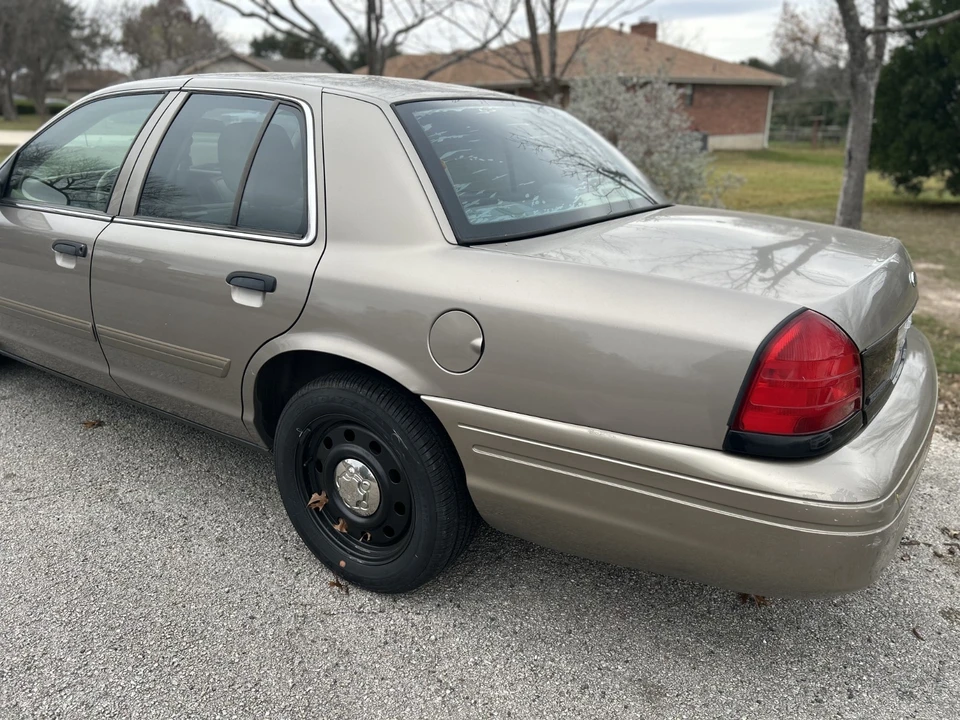 2011 Ford Crown Victoria - Image 21 of 21