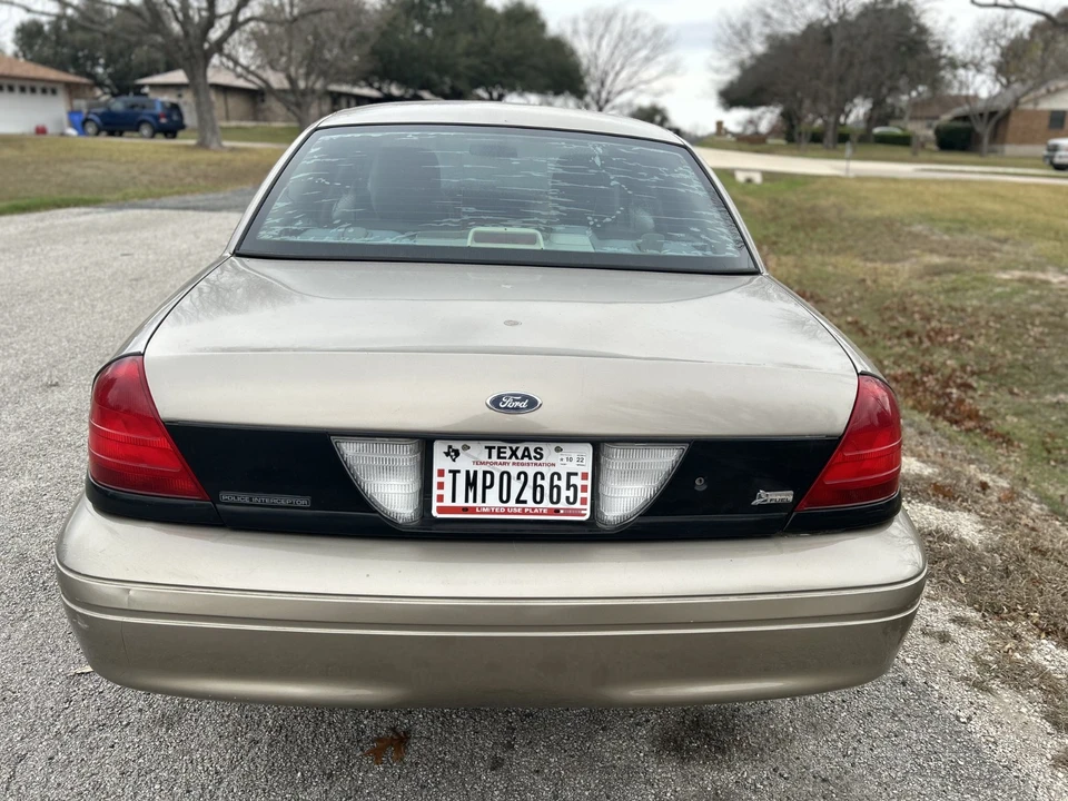 2011 Ford Crown Victoria - Image 16 of 21