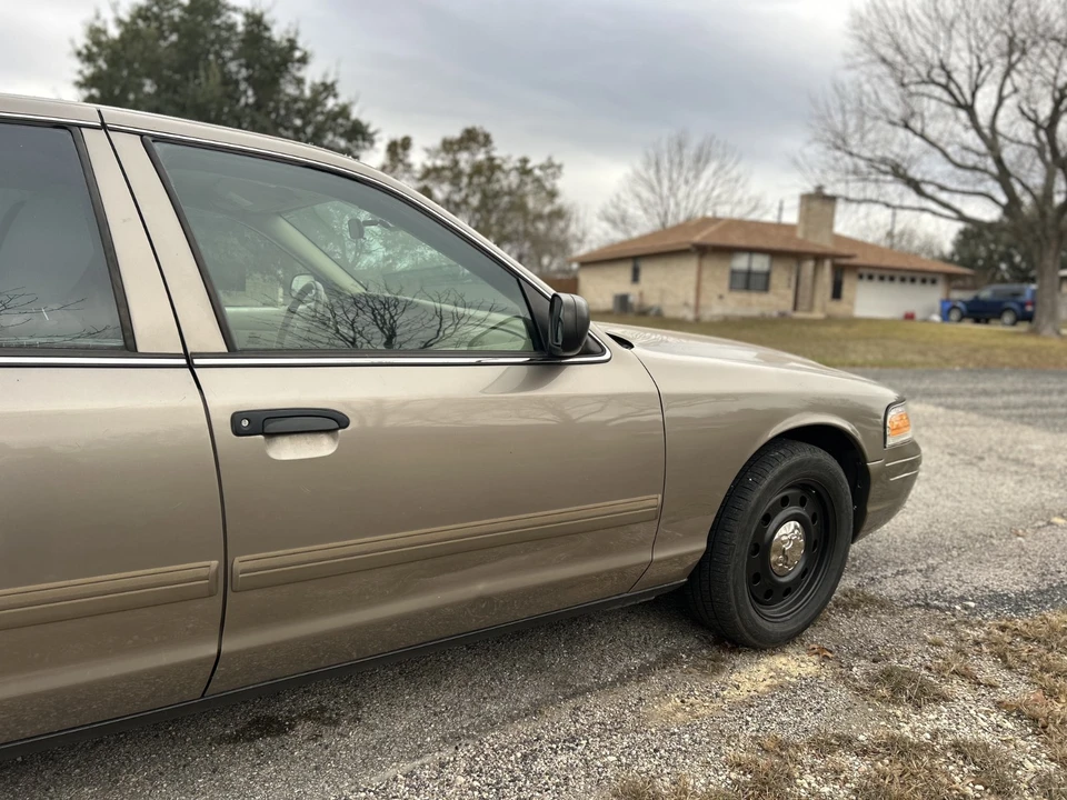 2011 Ford Crown Victoria - Image 19 of 21