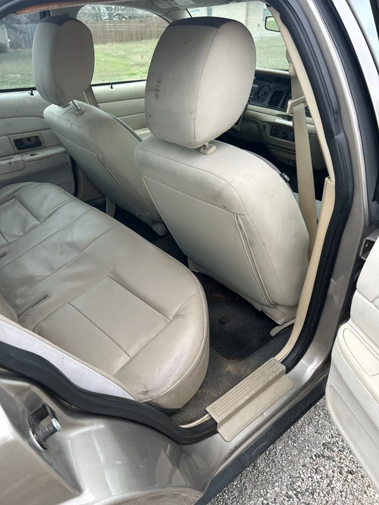 2011 Ford Crown Victoria - Image 10 of 21