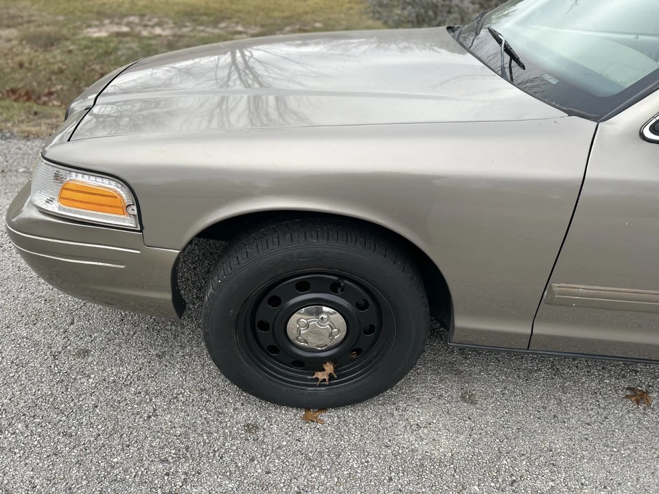 2011 Ford Crown Victoria - Image 20 of 21