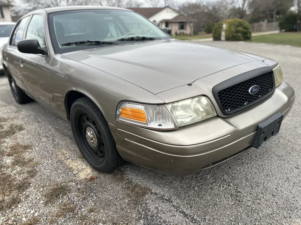 2011 Ford Crown Victoria - Image 5 of 21