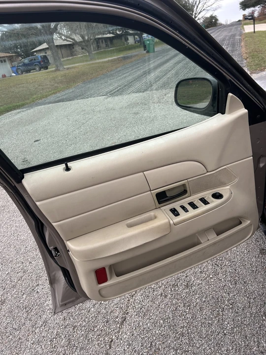 2011 Ford Crown Victoria - Image 8 of 21