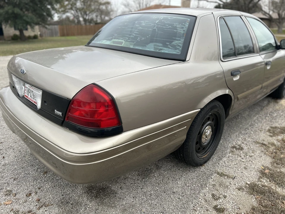 2011 Ford Crown Victoria - Image 17 of 21