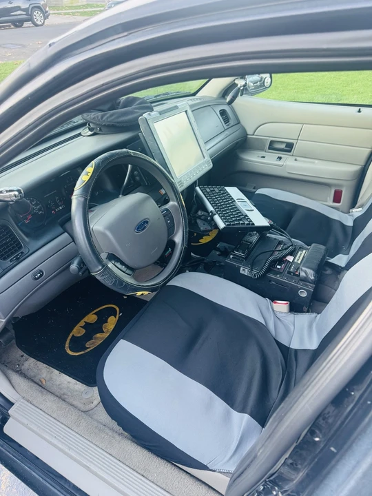 2011 Ford Crown Victoria - Image 10 of 17