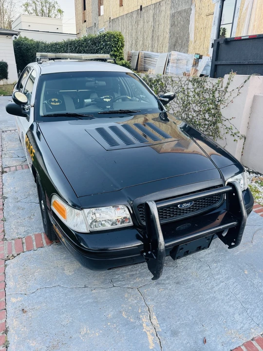 2011 Ford Crown Victoria - Image 2 of 17