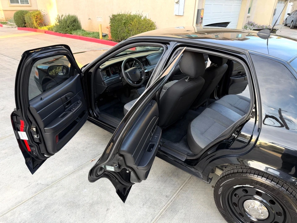 2011 Ford Crown Victoria - Image 10 of 21