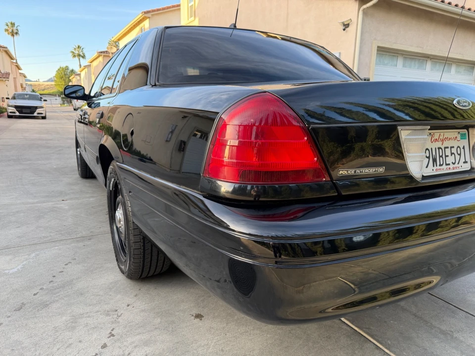 2011 Ford Crown Victoria - Image 3 of 21