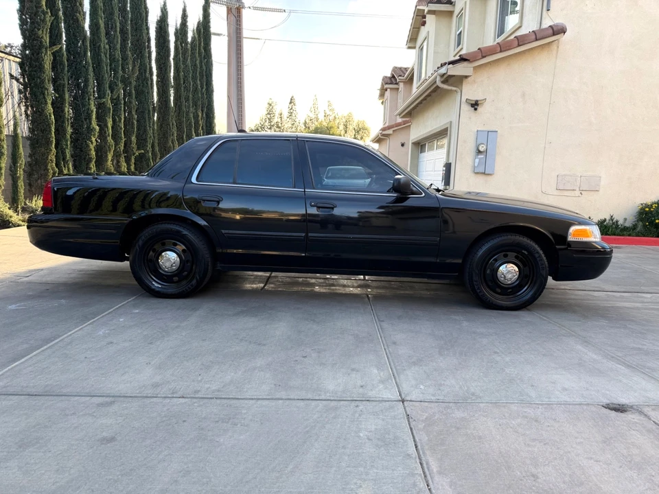 2011 Ford Crown Victoria - Image 5 of 21