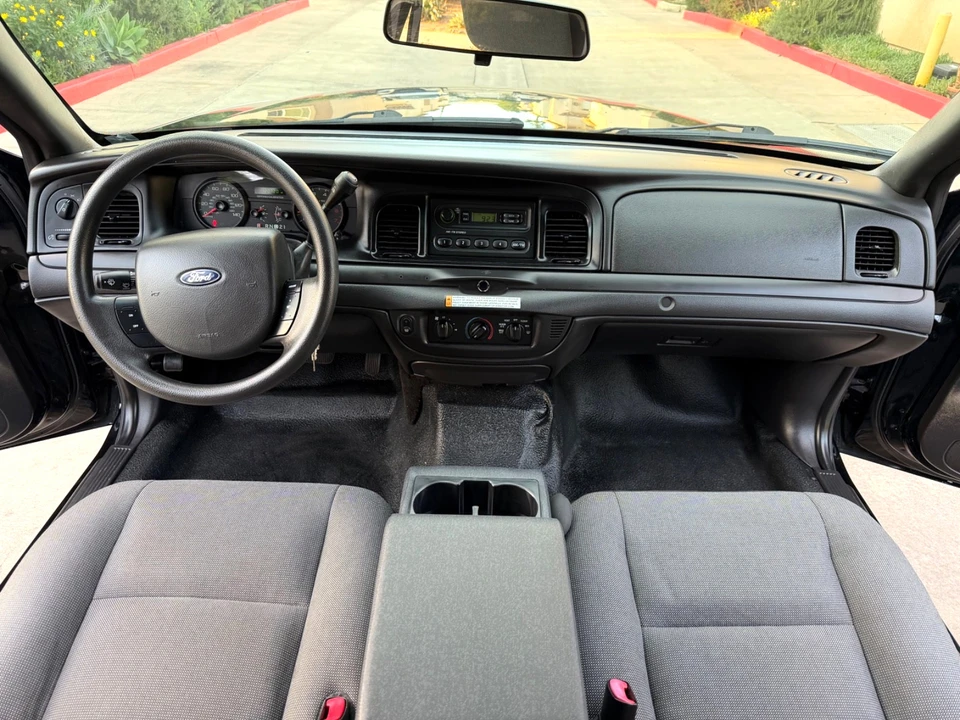 2011 Ford Crown Victoria - Image 15 of 21
