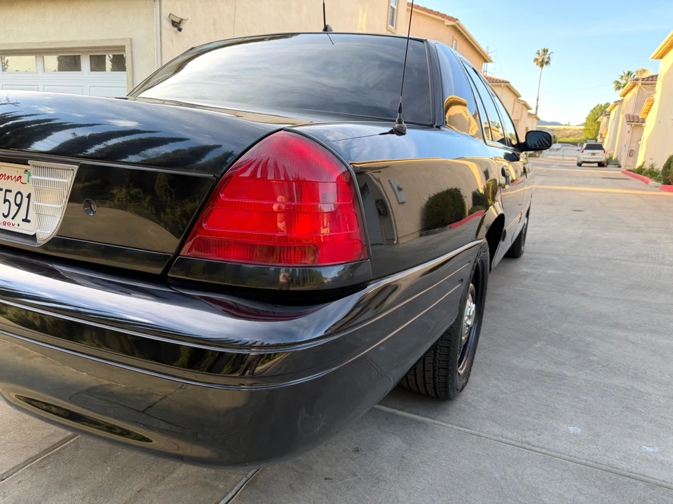 2011 Ford Crown Victoria - Image 4 of 21