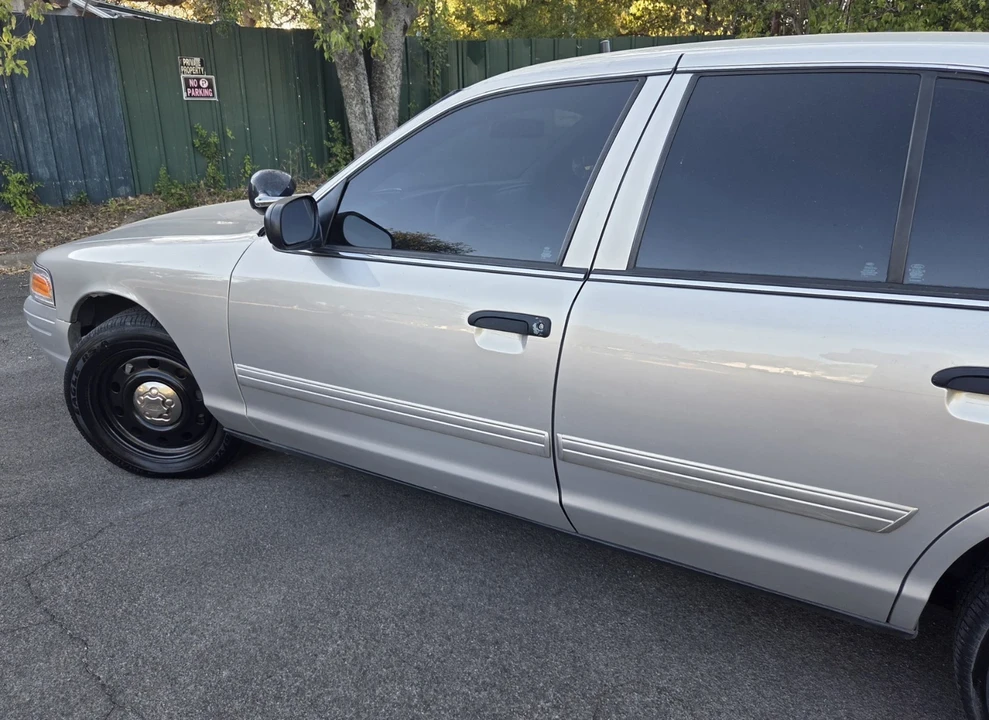 2011 Ford Crown Victoria - Image 7 of 21