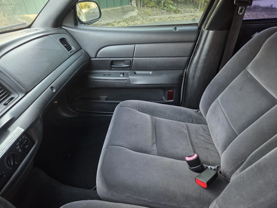 2011 Ford Crown Victoria - Image 17 of 21