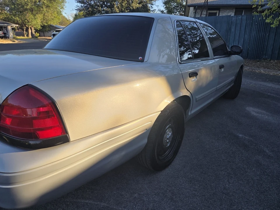 2011 Ford Crown Victoria - Image 4 of 21
