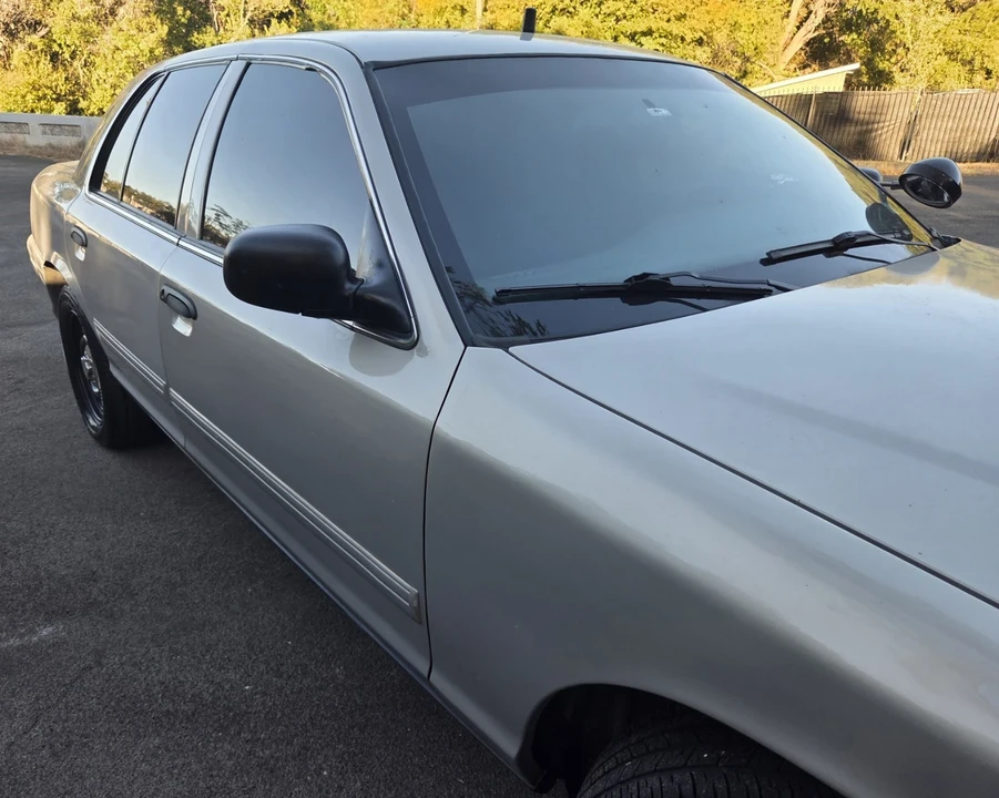 2011 Ford Crown Victoria - Image 8 of 21