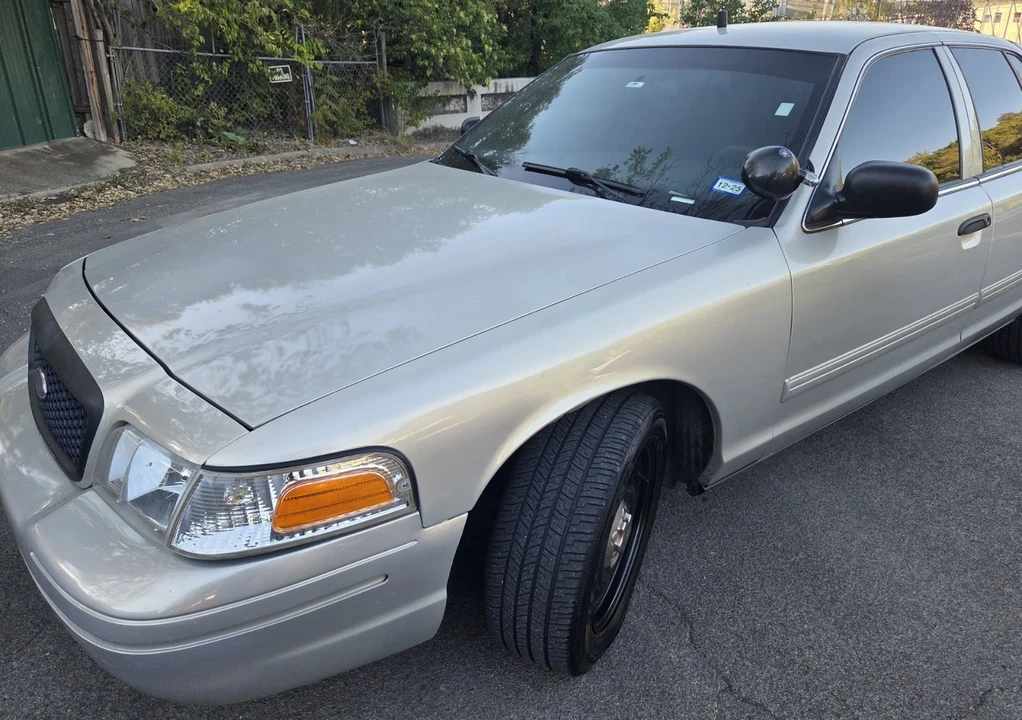 2011 Ford Crown Victoria - Image 6 of 21