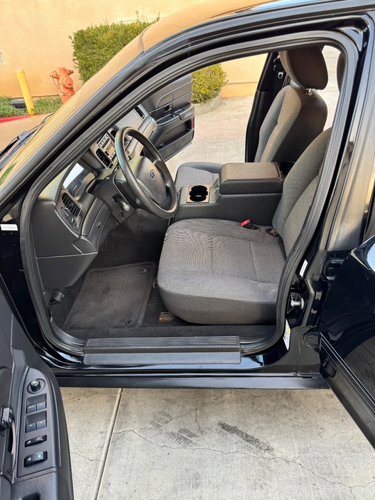 2011 Ford Crown Victoria - Image 13 of 21