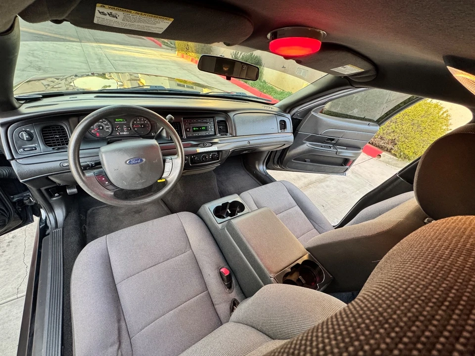 2011 Ford Crown Victoria - Image 16 of 21