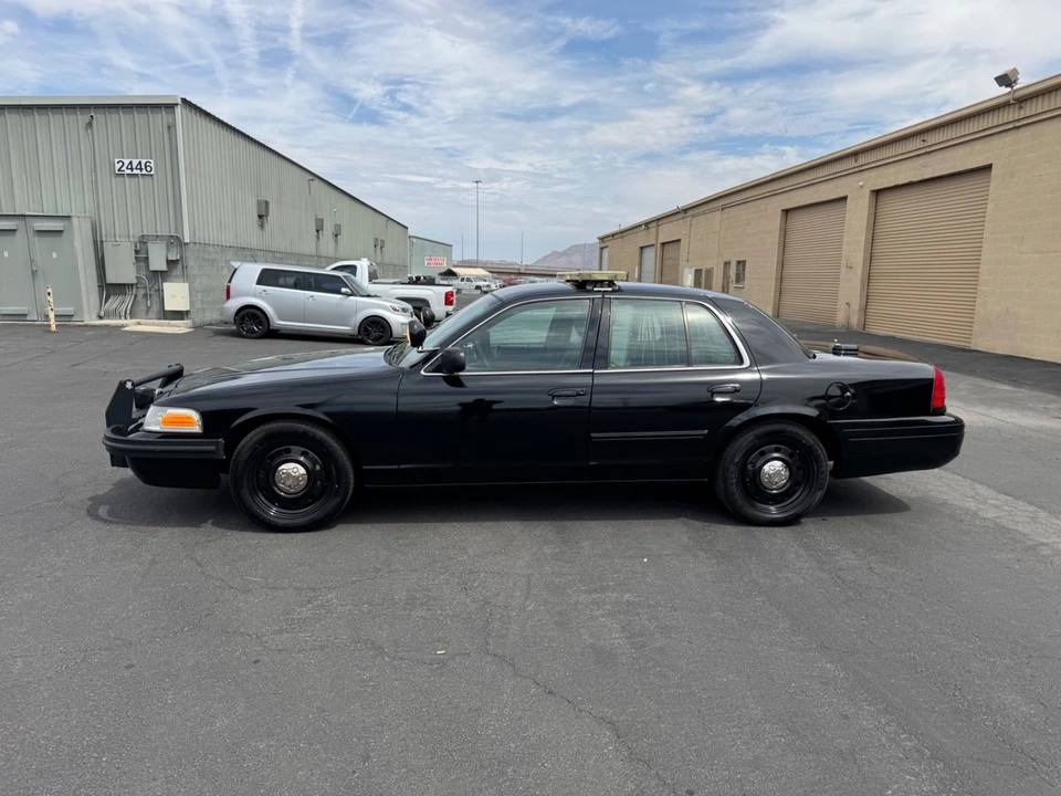 2011 Ford Crown Victoria - Image 2 of 21