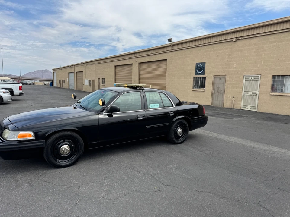 2011 Ford Crown Victoria - Image 3 of 21