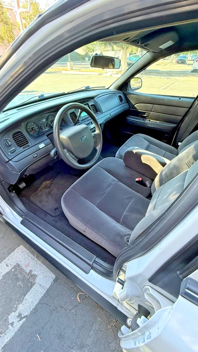 2011 Ford Crown Victoria - Image 7 of 16