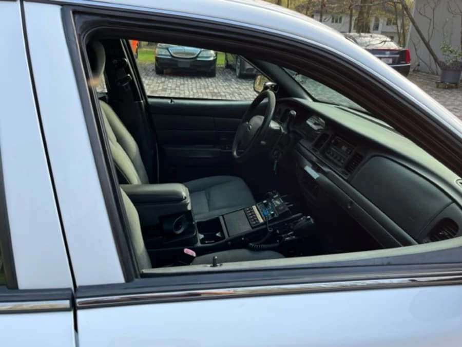 2011 Ford Crown Victoria - Image 14 of 15