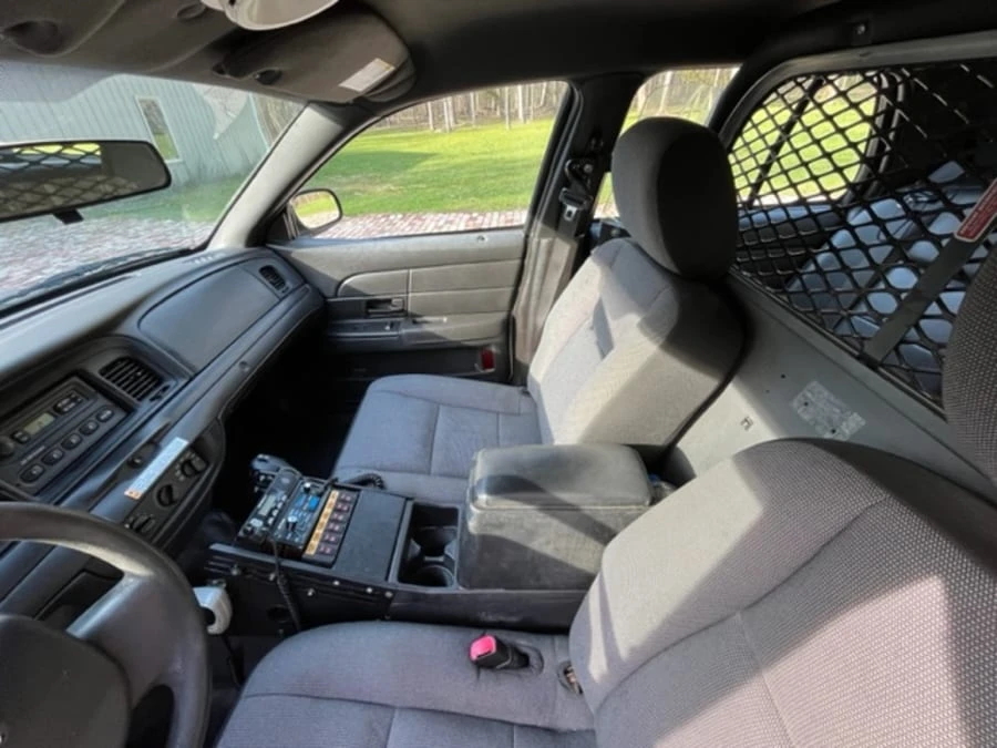 2011 Ford Crown Victoria - Image 11 of 15